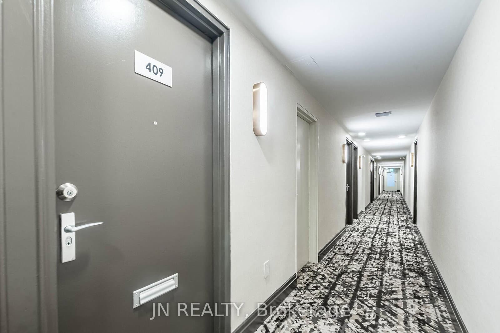 188 Mill Street S, Unit 409 thumbnail 4