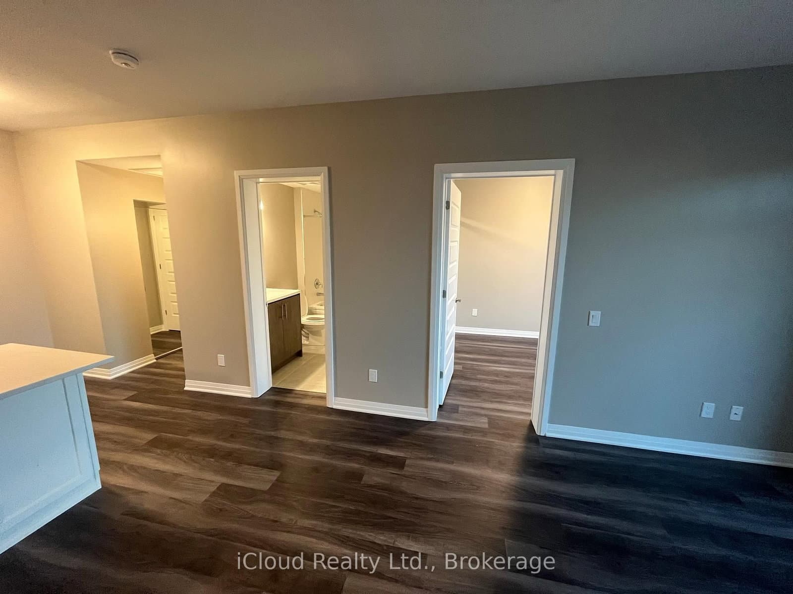 95 Dundas Street, Unit 325 thumbnail 23