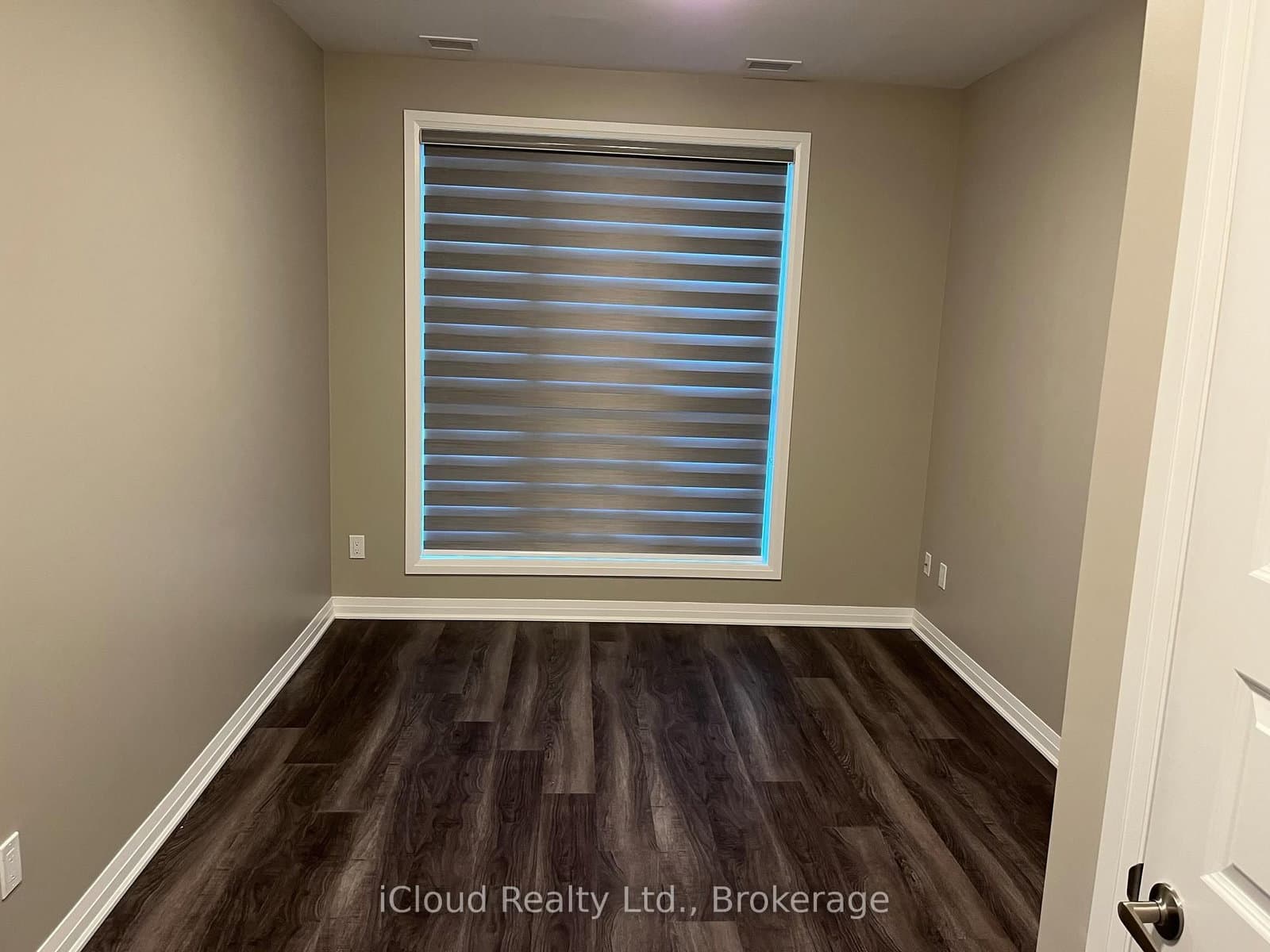 95 Dundas Street, Unit 325 thumbnail 29