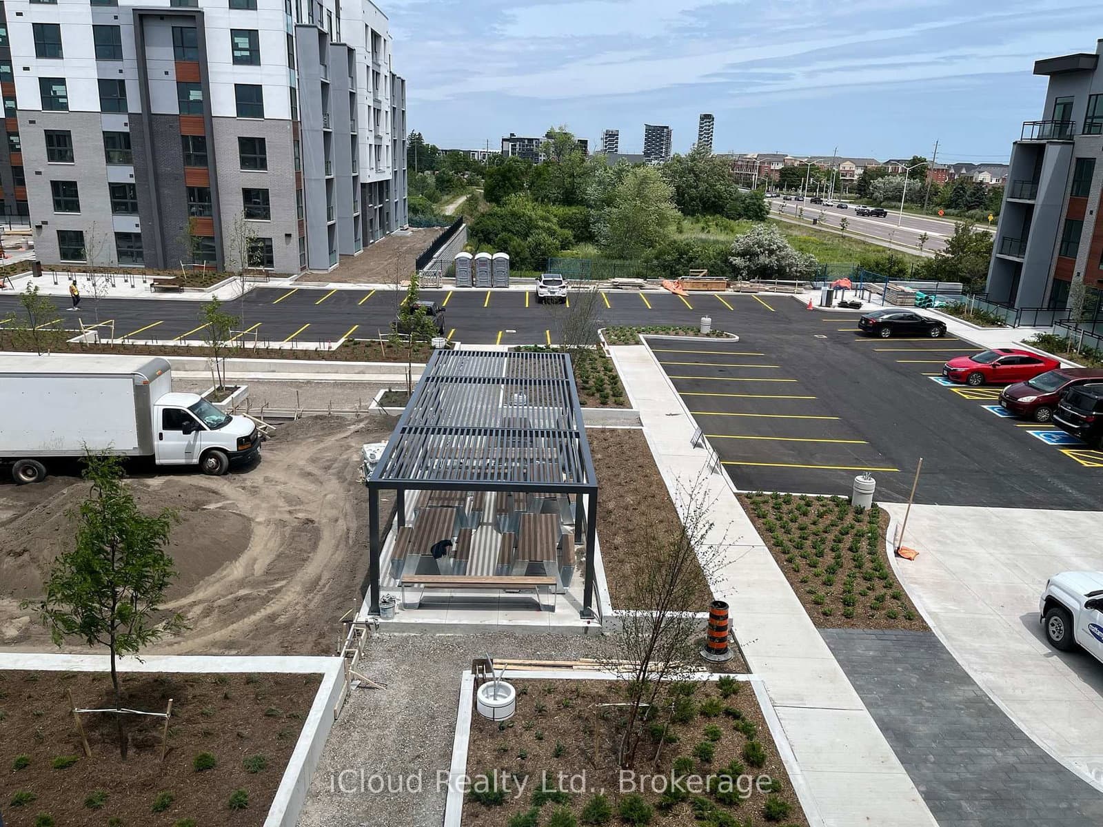 95 Dundas Street, Unit 325 thumbnail 3