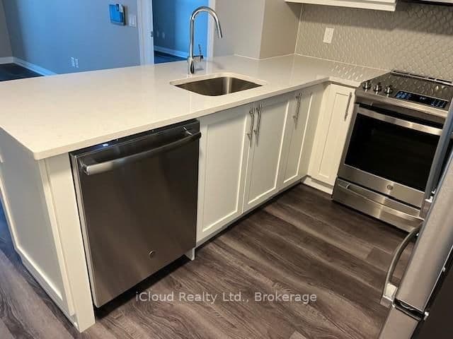 95 Dundas Street, Unit 325 thumbnail 32