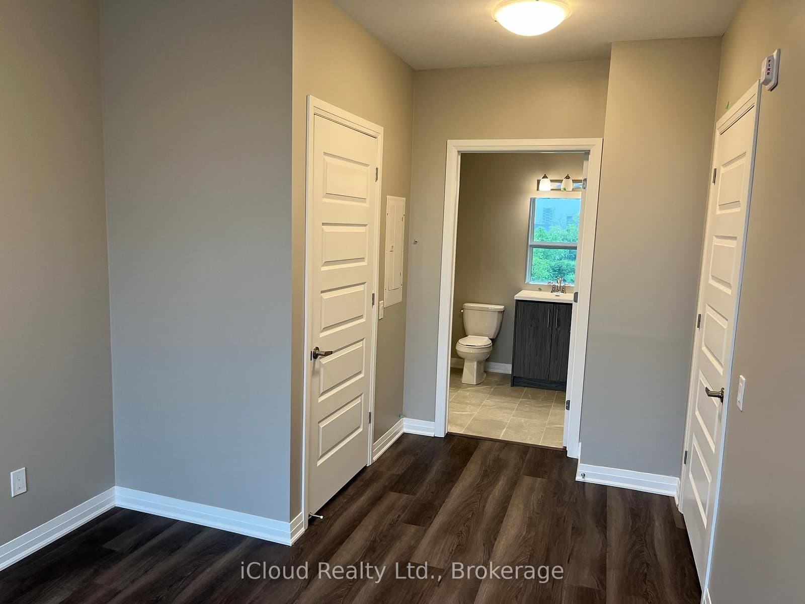 95 Dundas Street, Unit 325 thumbnail 35