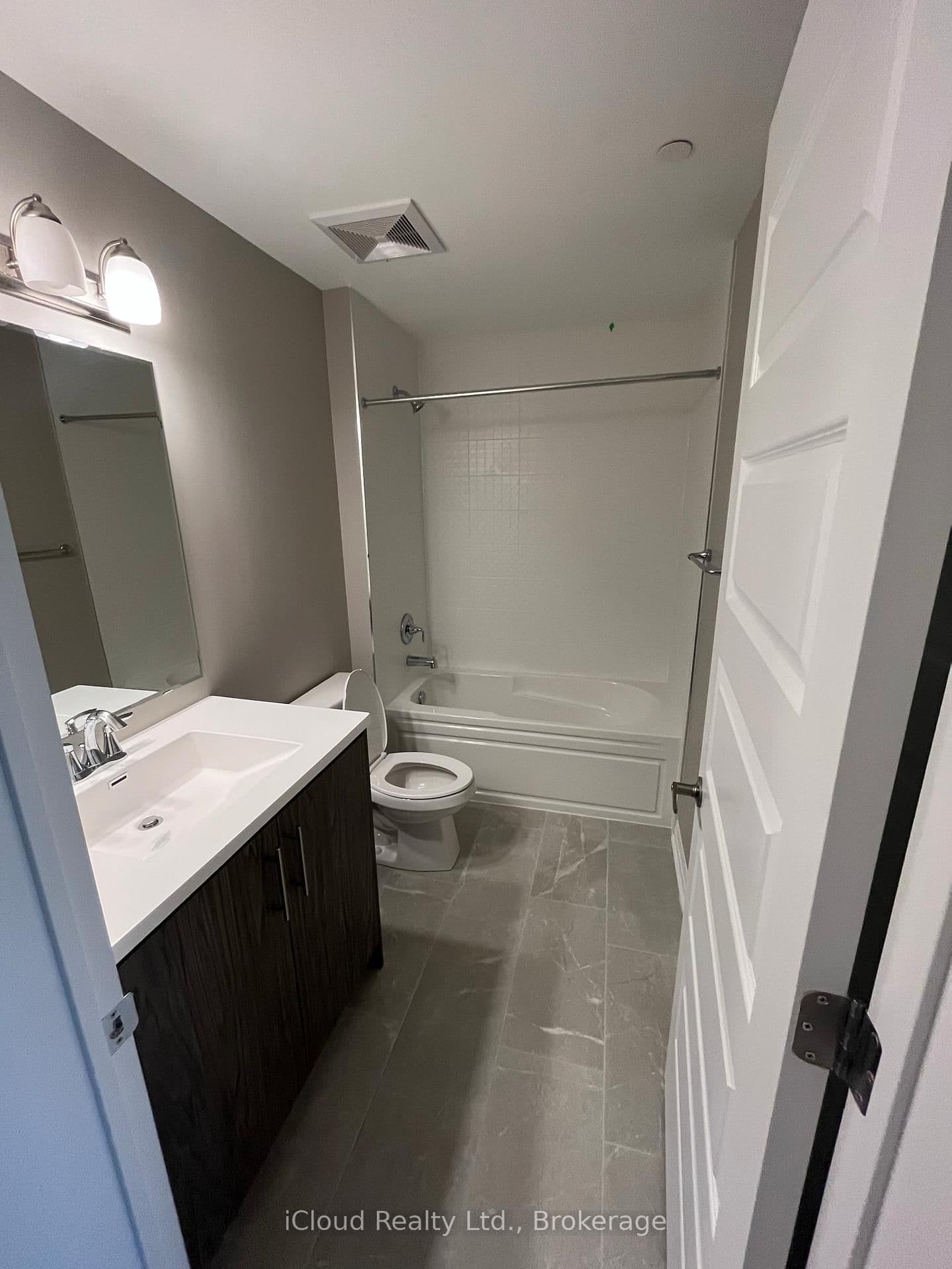 95 Dundas Street, Unit 325 thumbnail 43