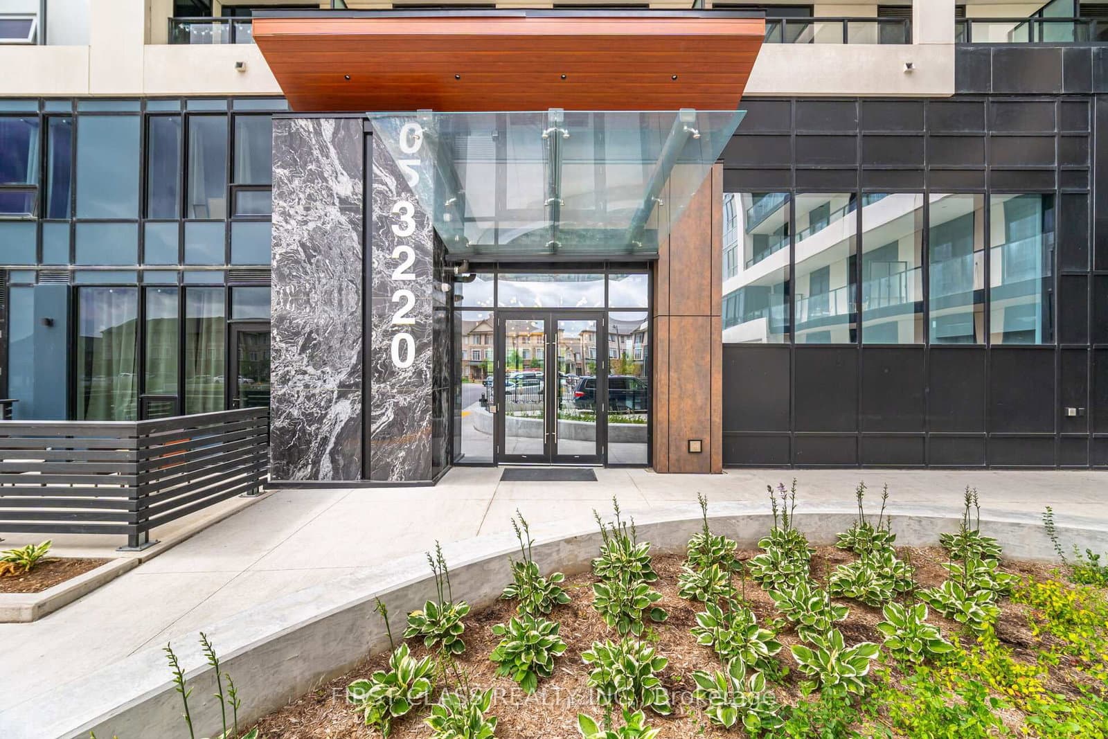 3220 William Coltson Avenue, Unit 1209 thumbnail 2