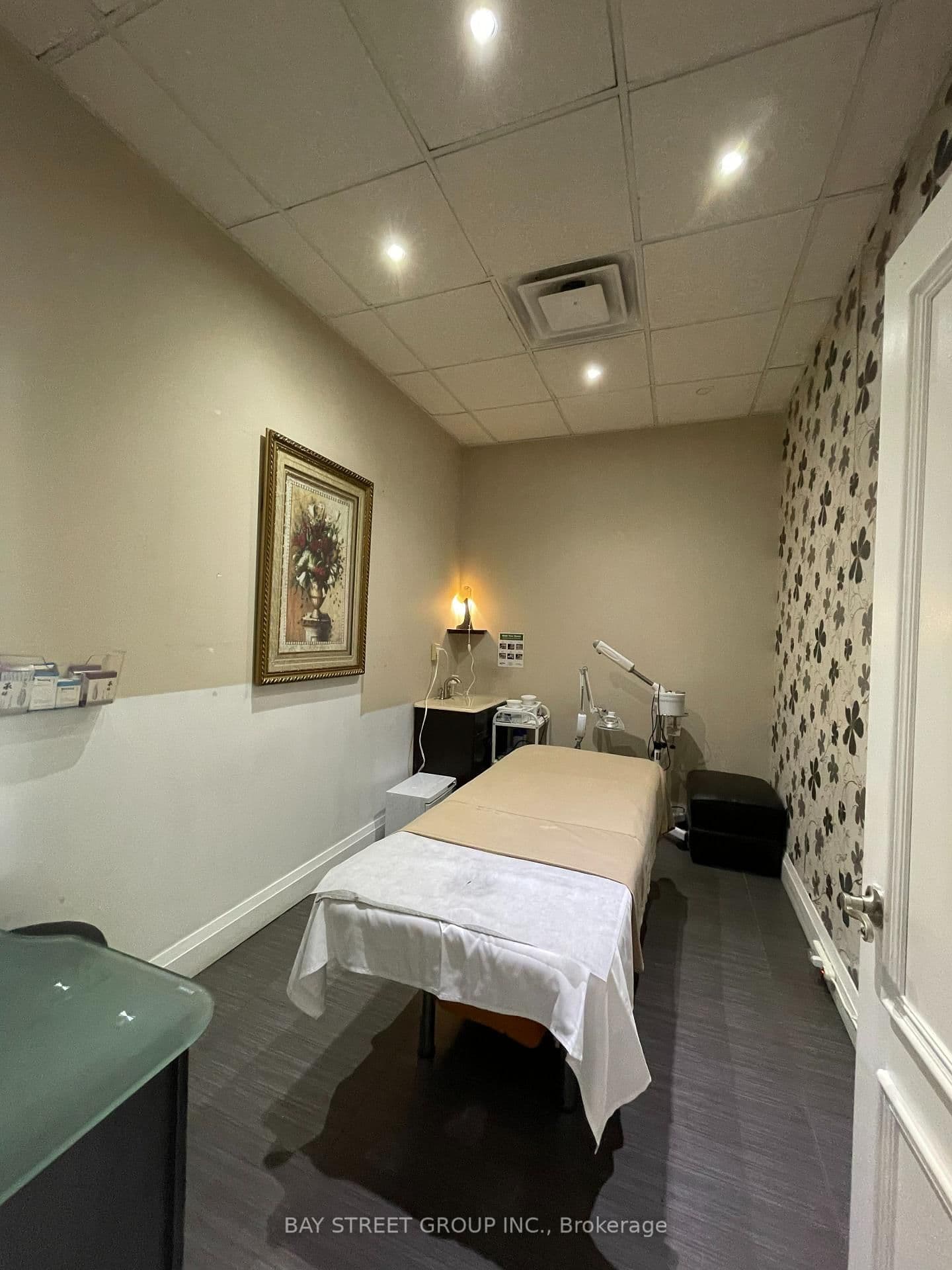 380 Dundas Street E thumbnail 6