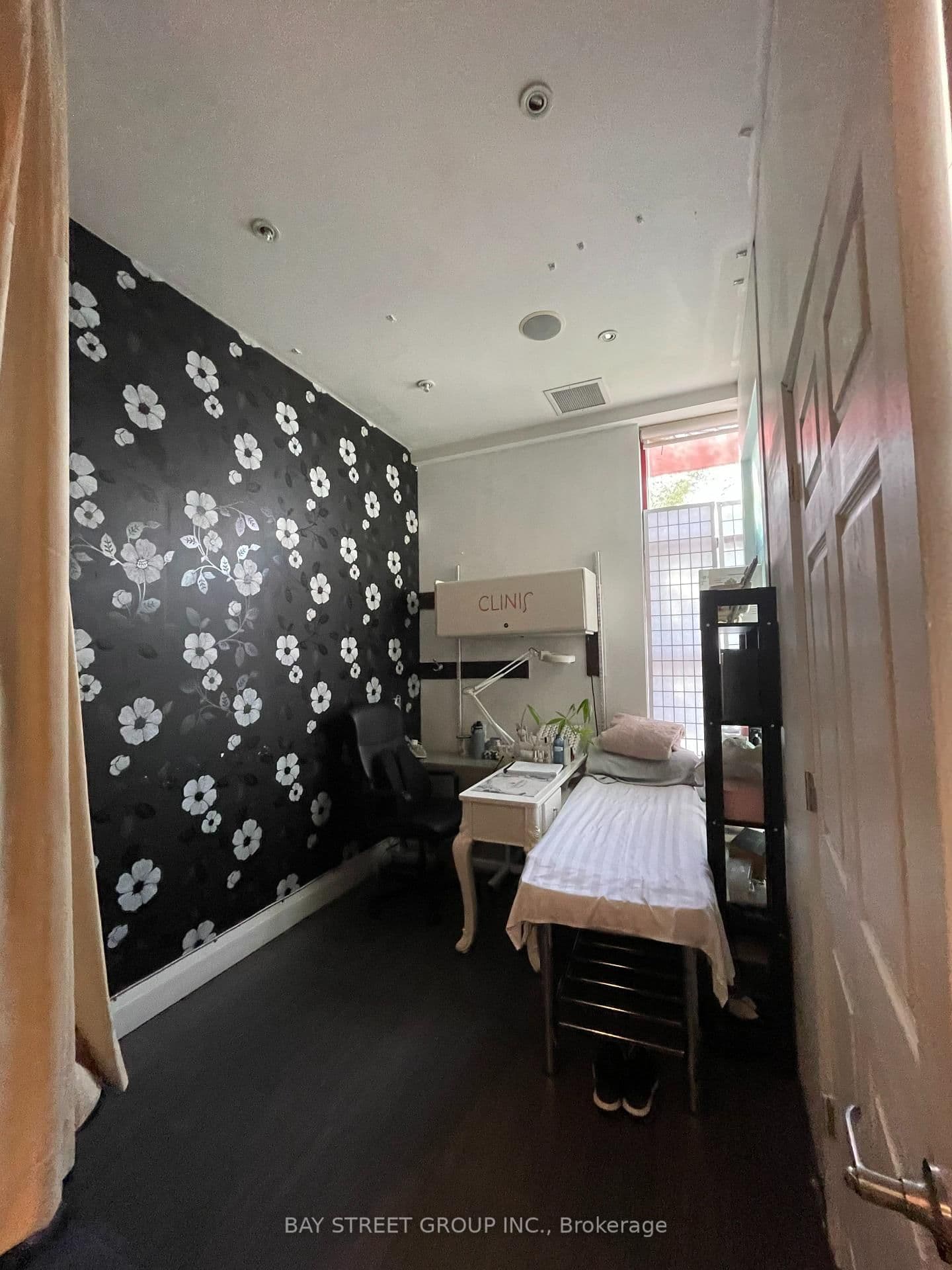 380 Dundas Street E thumbnail 7