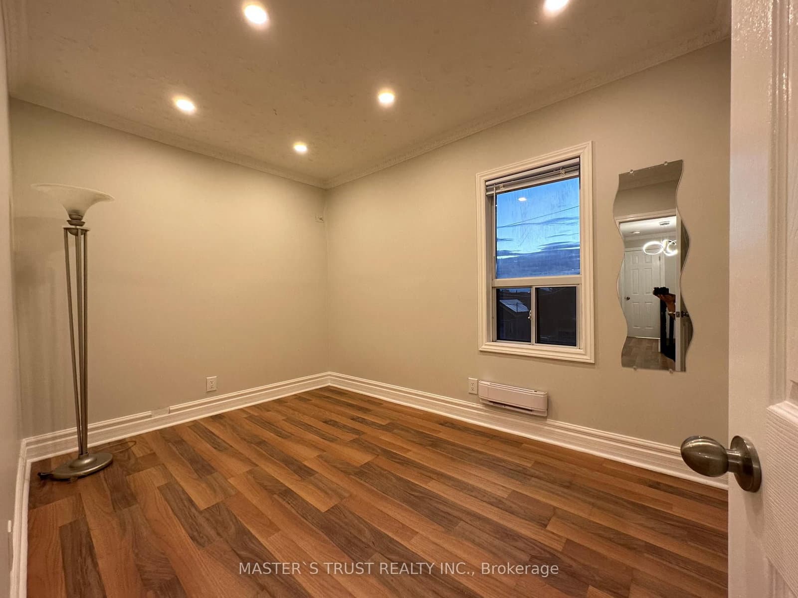 151 Dynevor Road, Unit Upper thumbnail 8