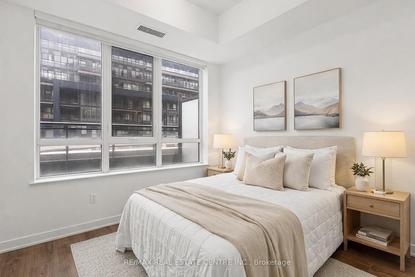 405 Dundas Street W, Unit 316 thumbnail 12