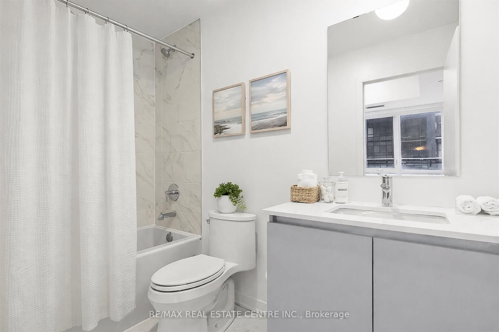 405 Dundas Street W, Unit 316 thumbnail 14