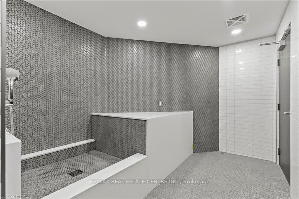 405 Dundas Street W, Unit 316 thumbnail 26