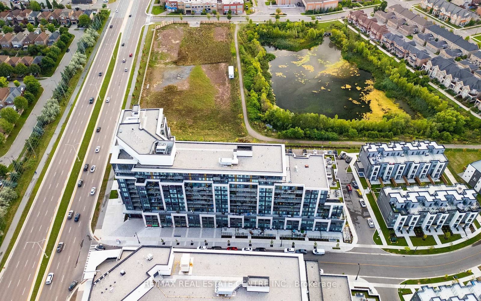 405 Dundas Street W, Unit 316 thumbnail 31