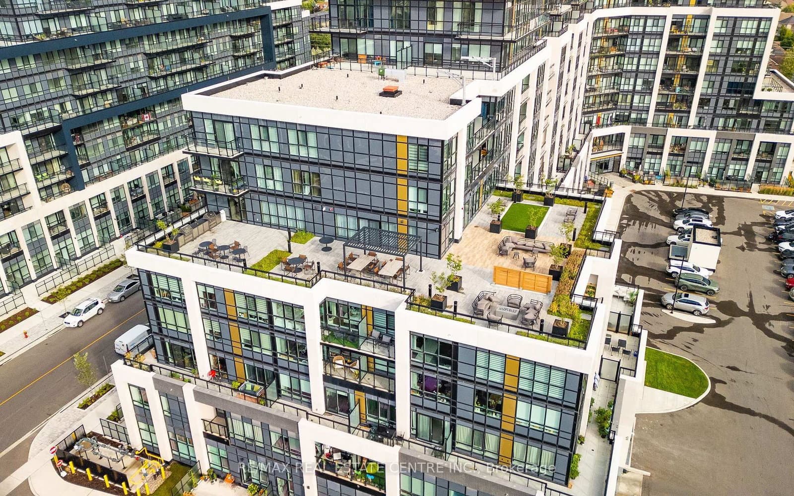 405 Dundas Street W, Unit 316 thumbnail 33