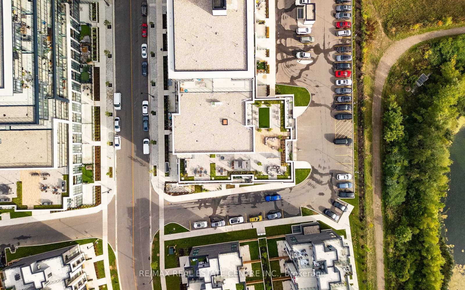 405 Dundas Street W, Unit 316 thumbnail 35