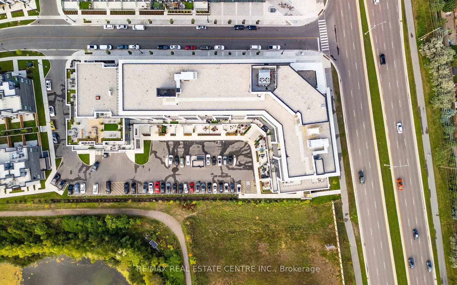 405 Dundas Street W, Unit 316 thumbnail 36