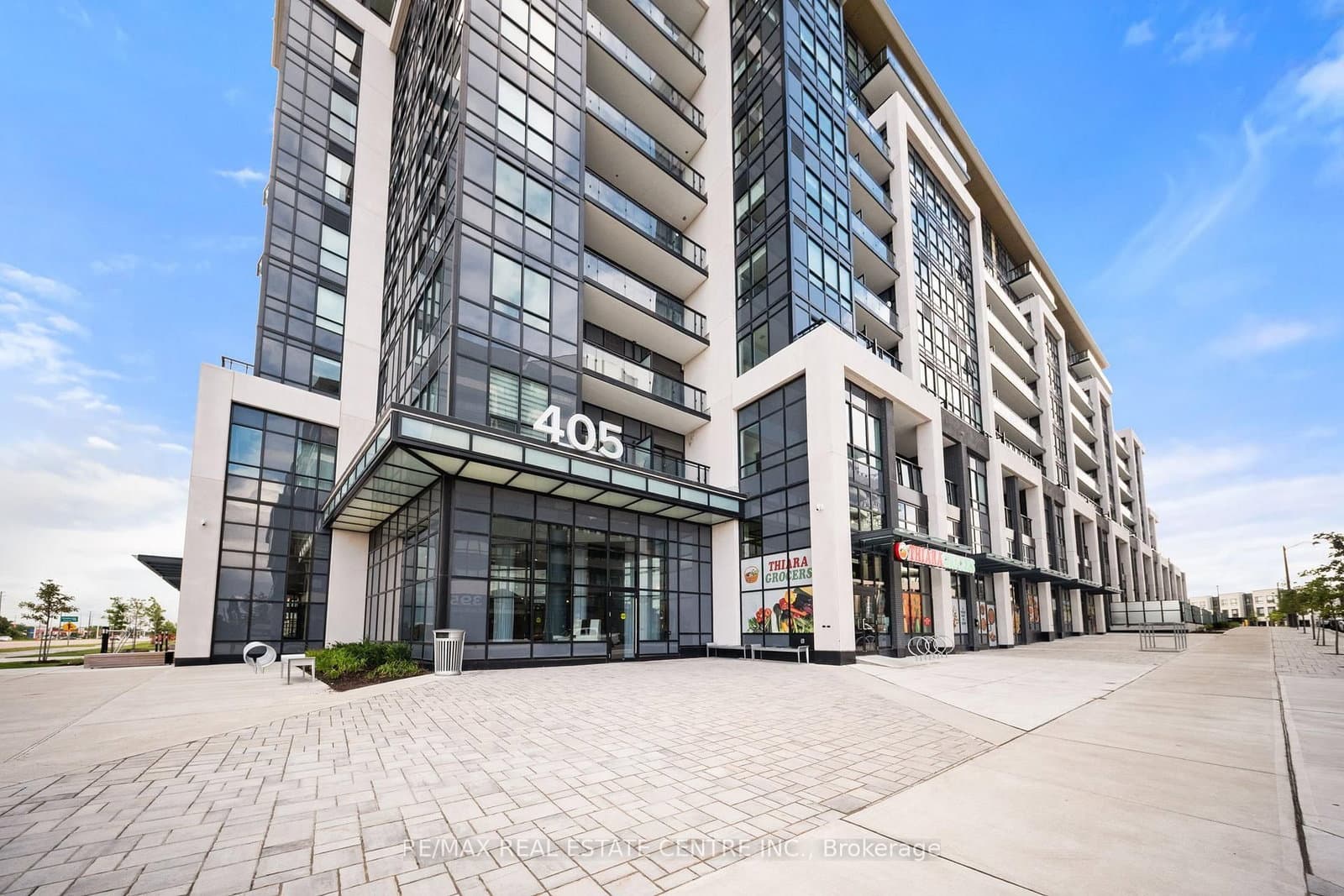 405 Dundas Street W, Unit 316 thumbnail 4