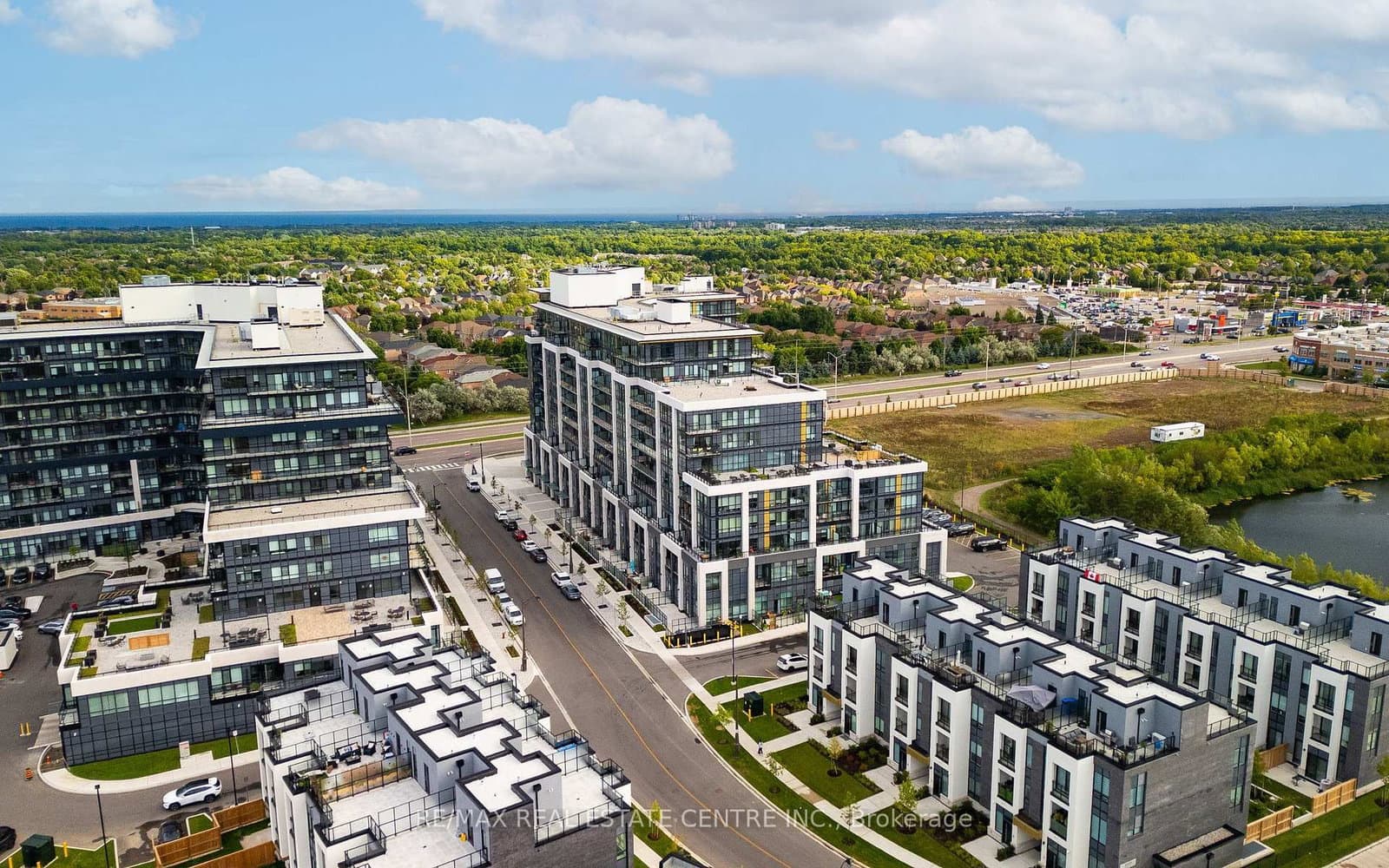 405 Dundas Street W, Unit 316 thumbnail 40