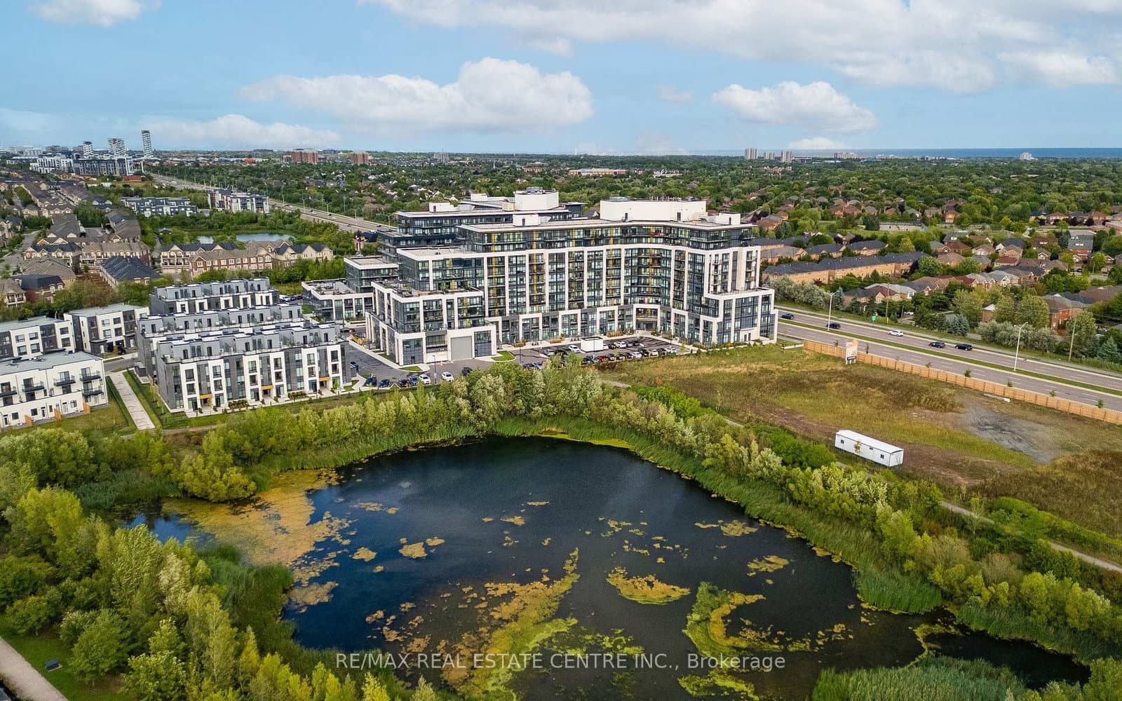 405 Dundas Street W, Unit 316 thumbnail 44