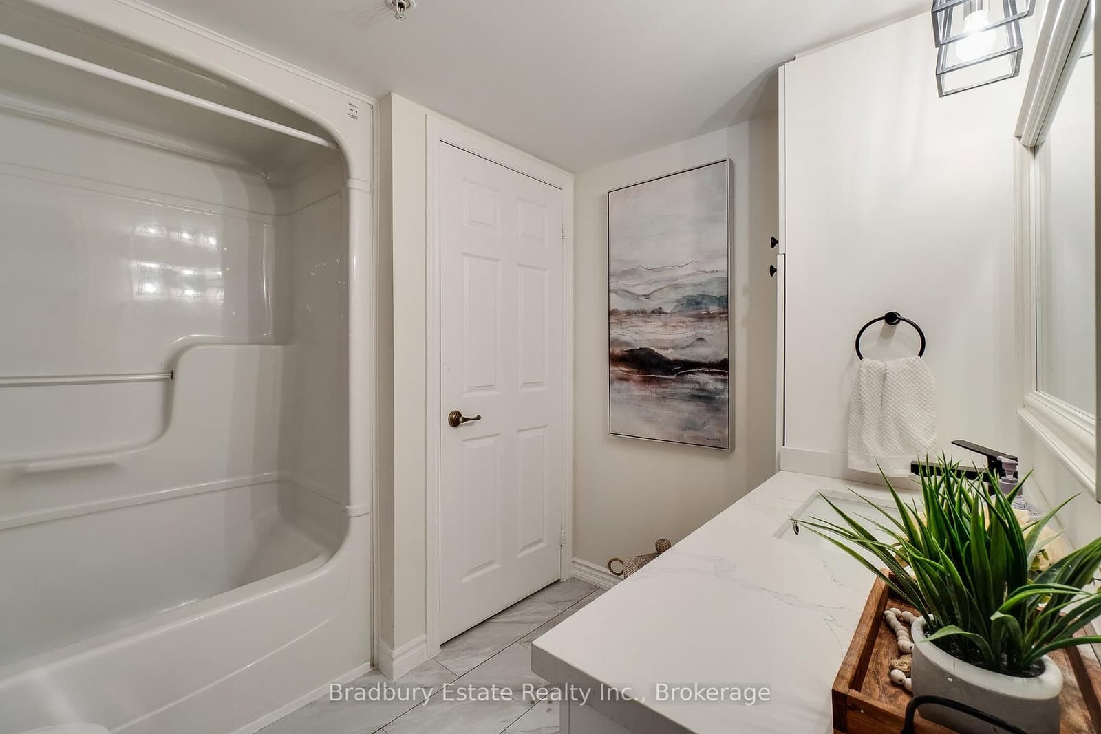 2045 Appleby Line, Unit 305 thumbnail 8