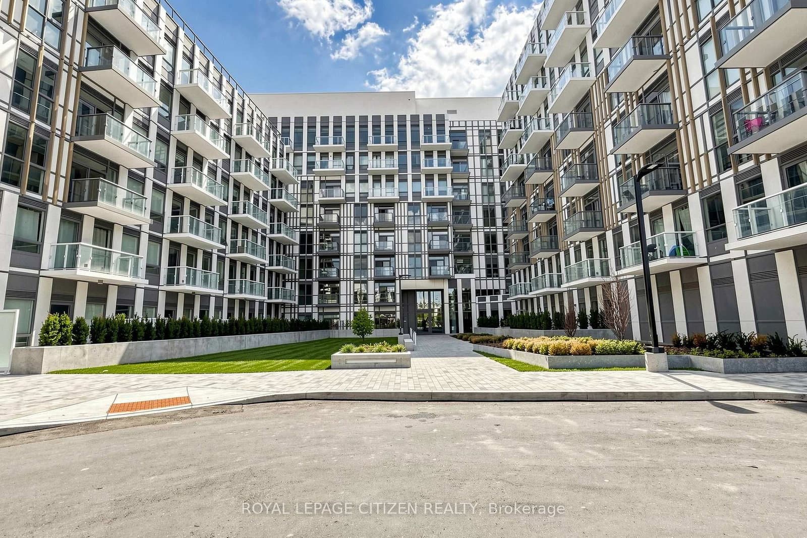 #246 - 1005 Dundas Street E