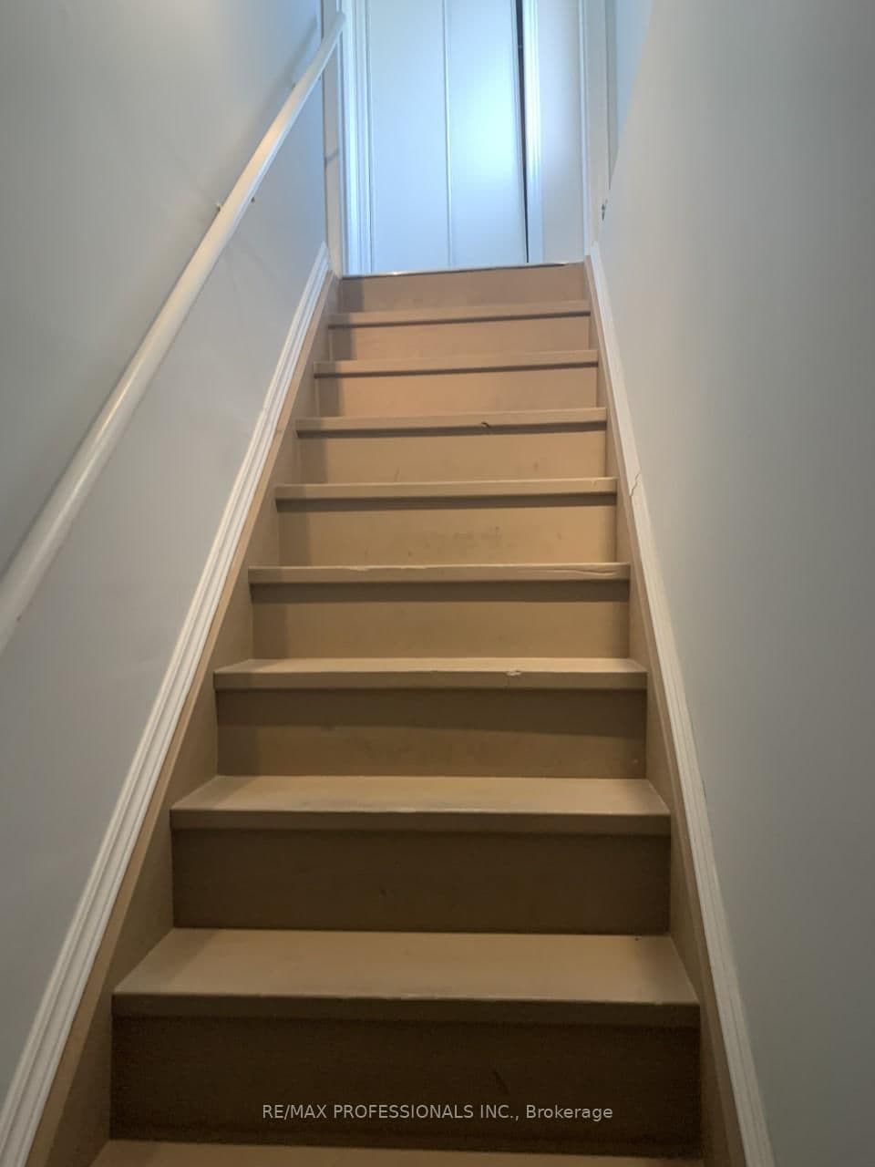 100 Rory Road, Unit Bsmt thumbnail 3