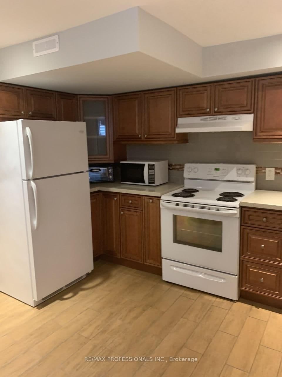100 Rory Road, Unit Bsmt thumbnail 6