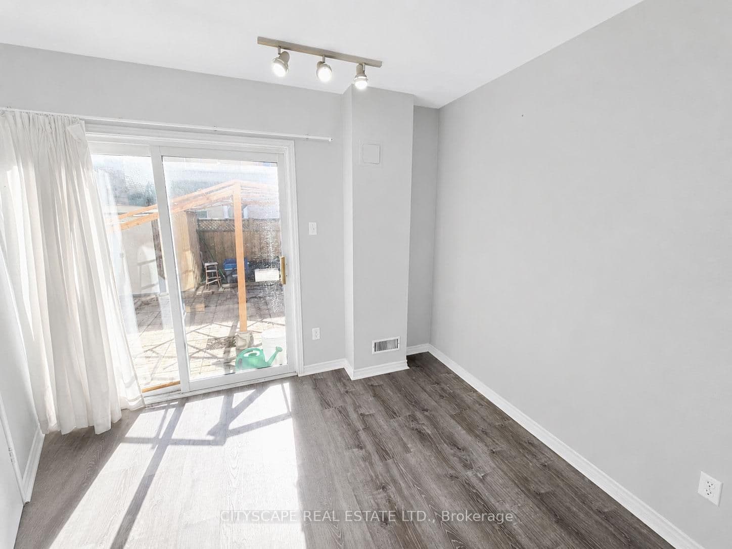 29 Centrepark Drive thumbnail 24