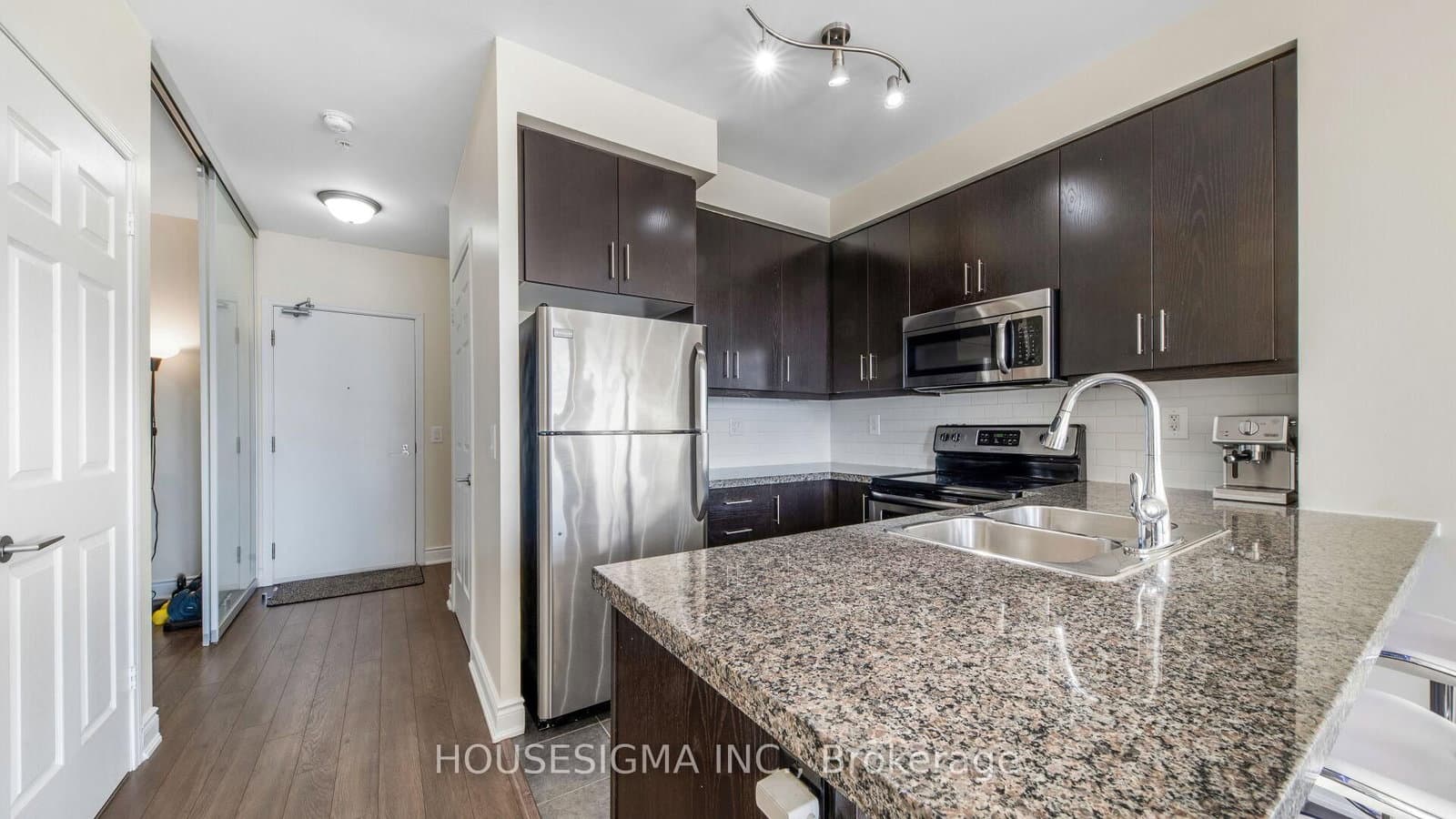 15 James Finlay Way, Unit 1103 thumbnail 10