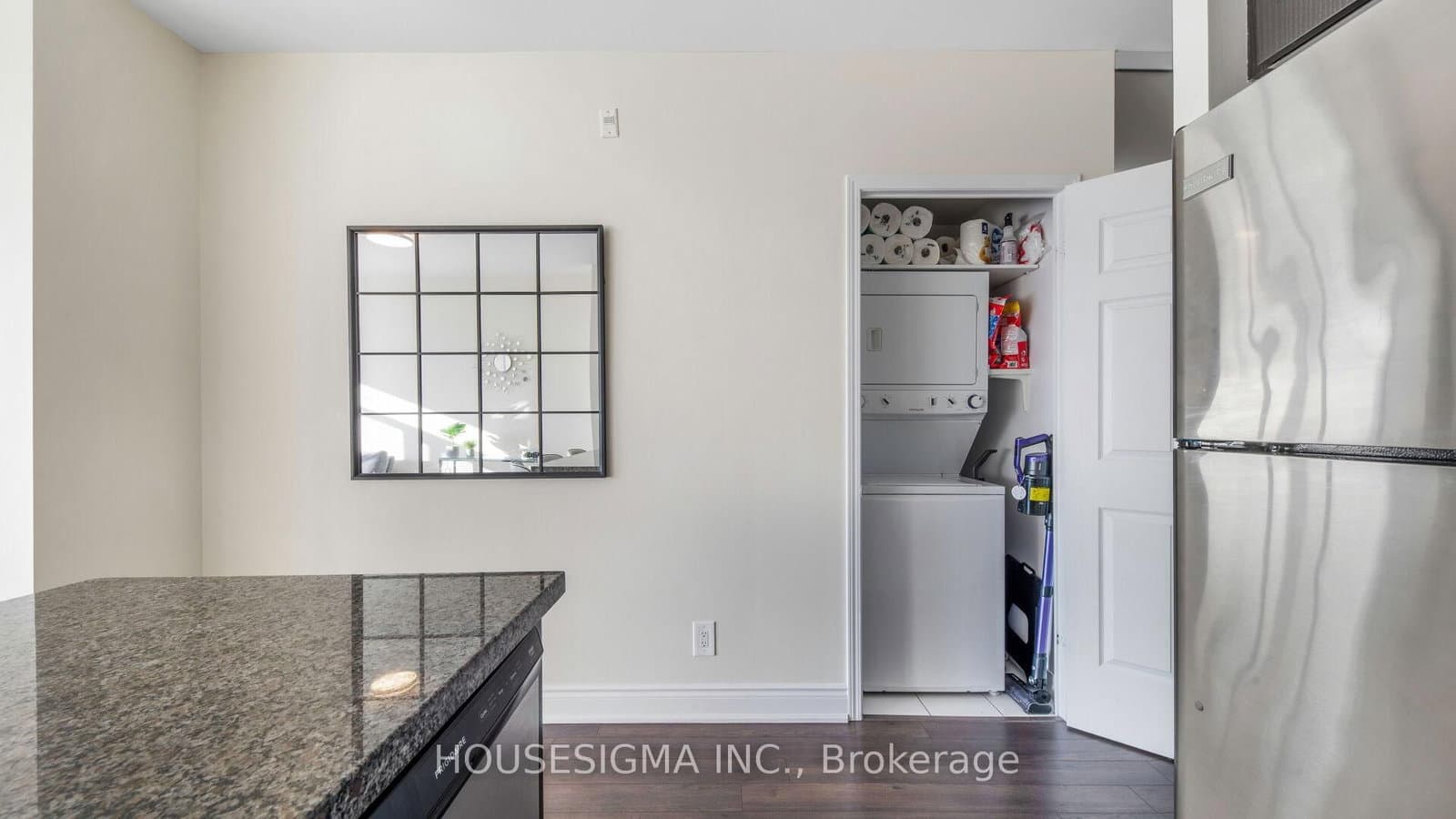 15 James Finlay Way, Unit 1103 thumbnail 11