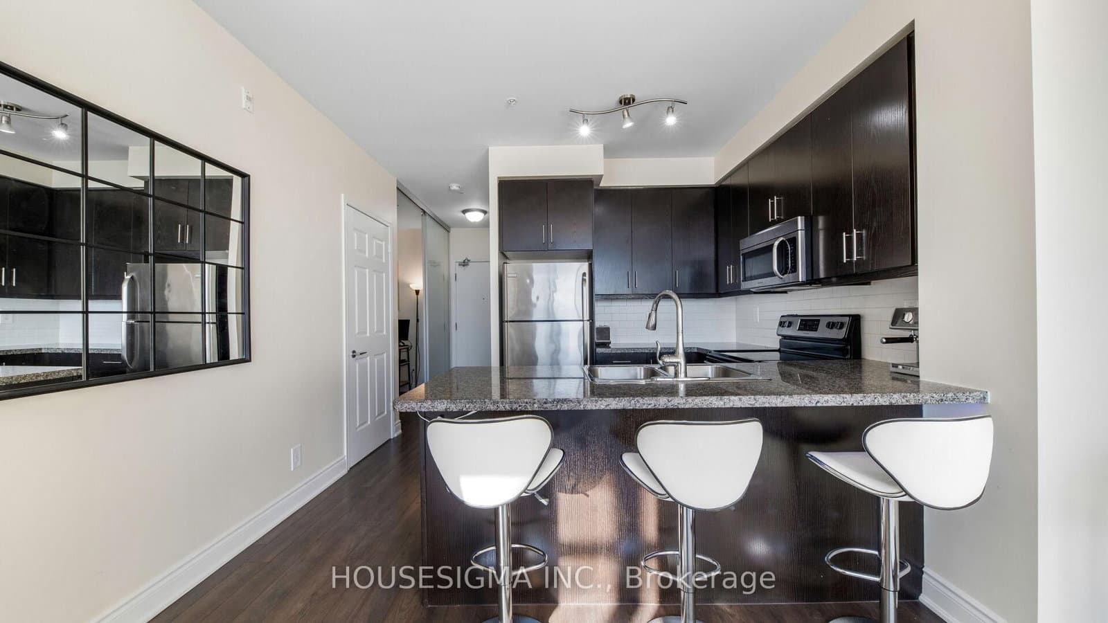 15 James Finlay Way, Unit 1103 thumbnail 12