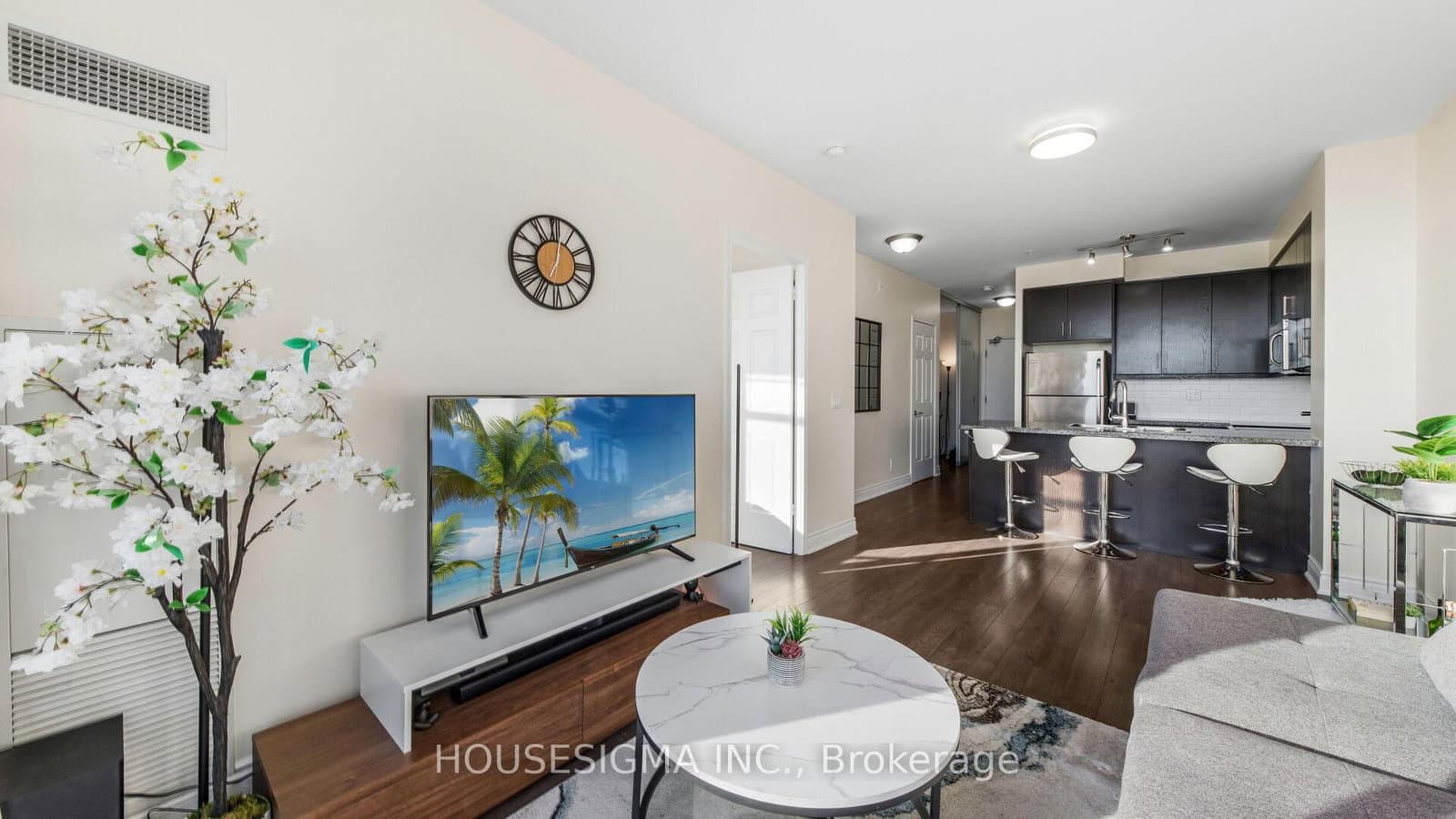 15 James Finlay Way, Unit 1103 thumbnail 18