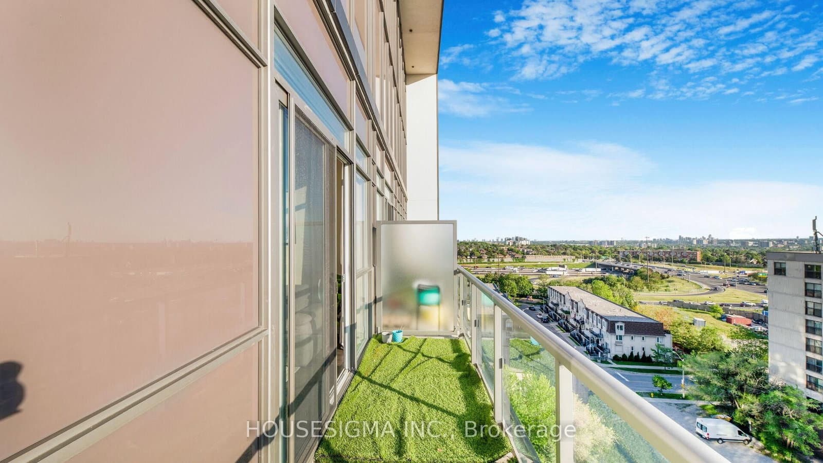 15 James Finlay Way, Unit 1103 thumbnail 22