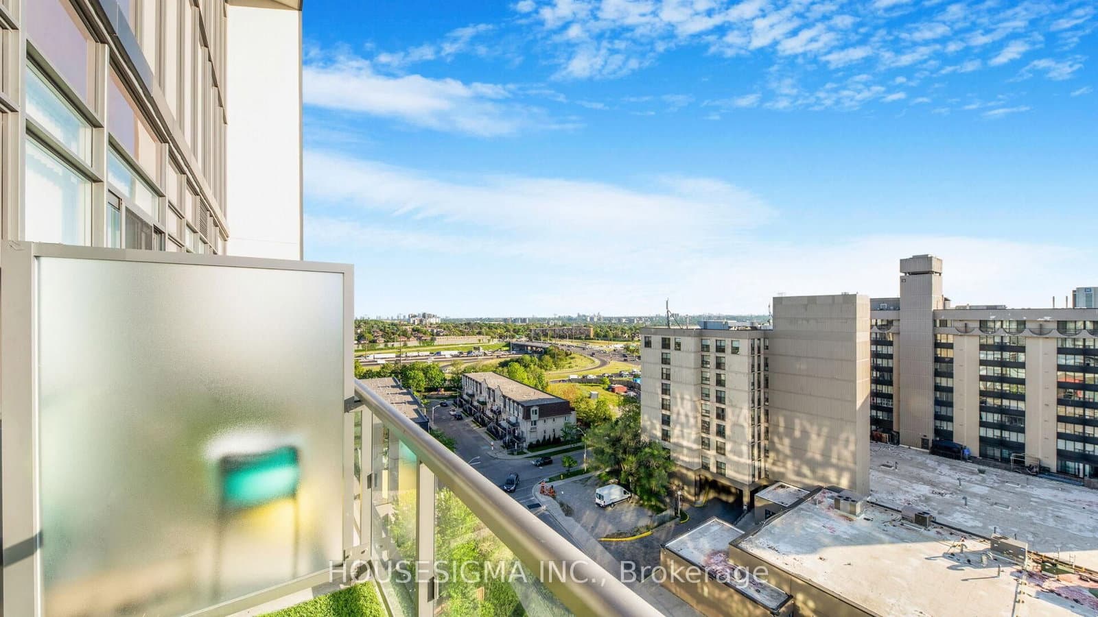 15 James Finlay Way, Unit 1103 thumbnail 23