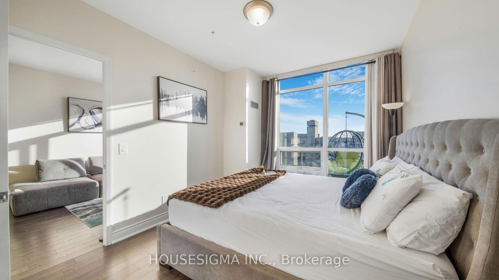 15 James Finlay Way, Unit 1103 thumbnail 24