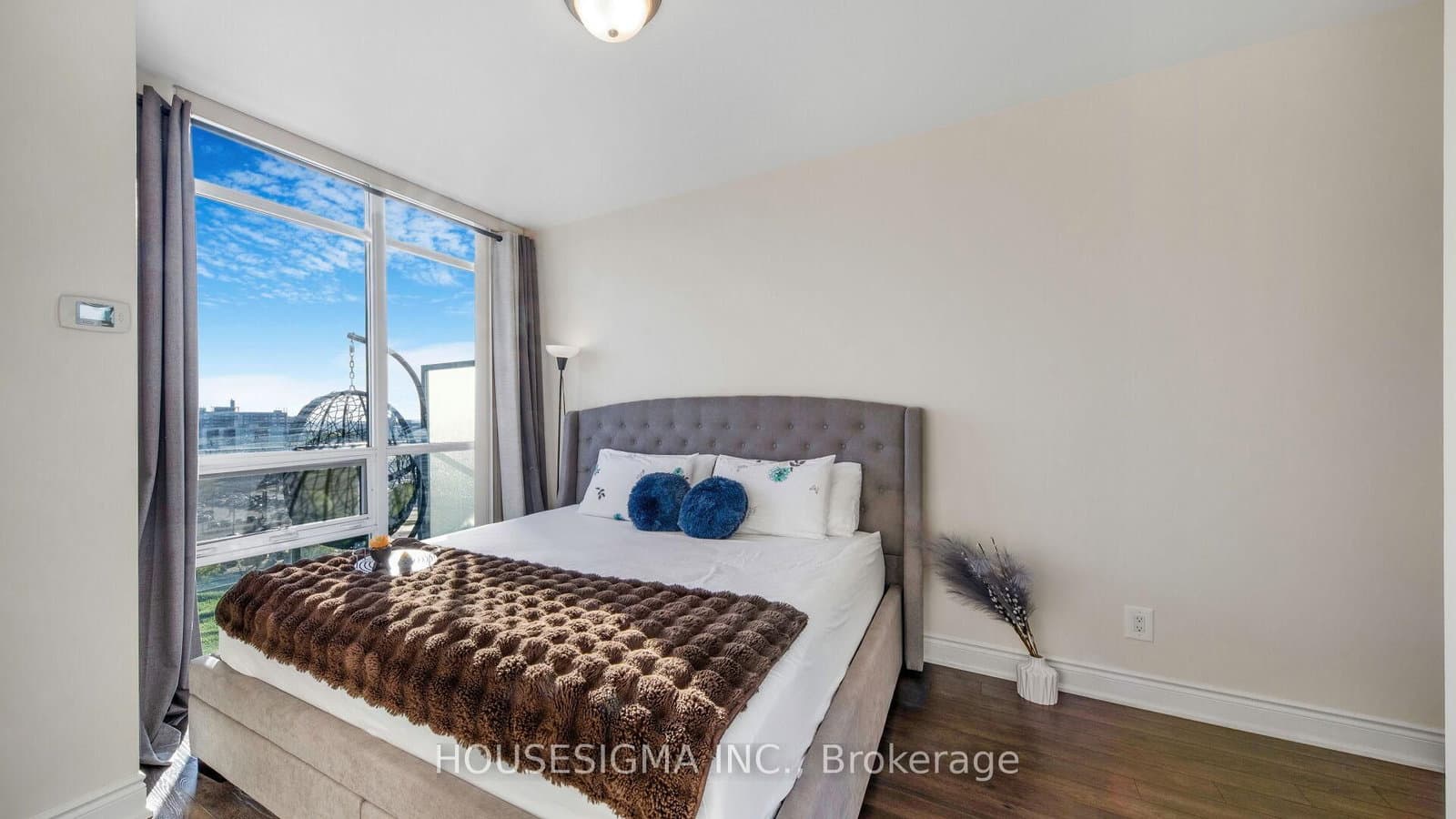 15 James Finlay Way, Unit 1103 thumbnail 25