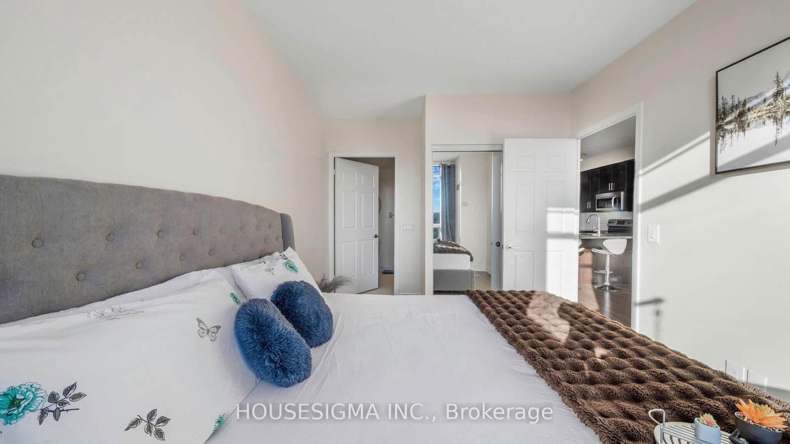 15 James Finlay Way, Unit 1103 thumbnail 26