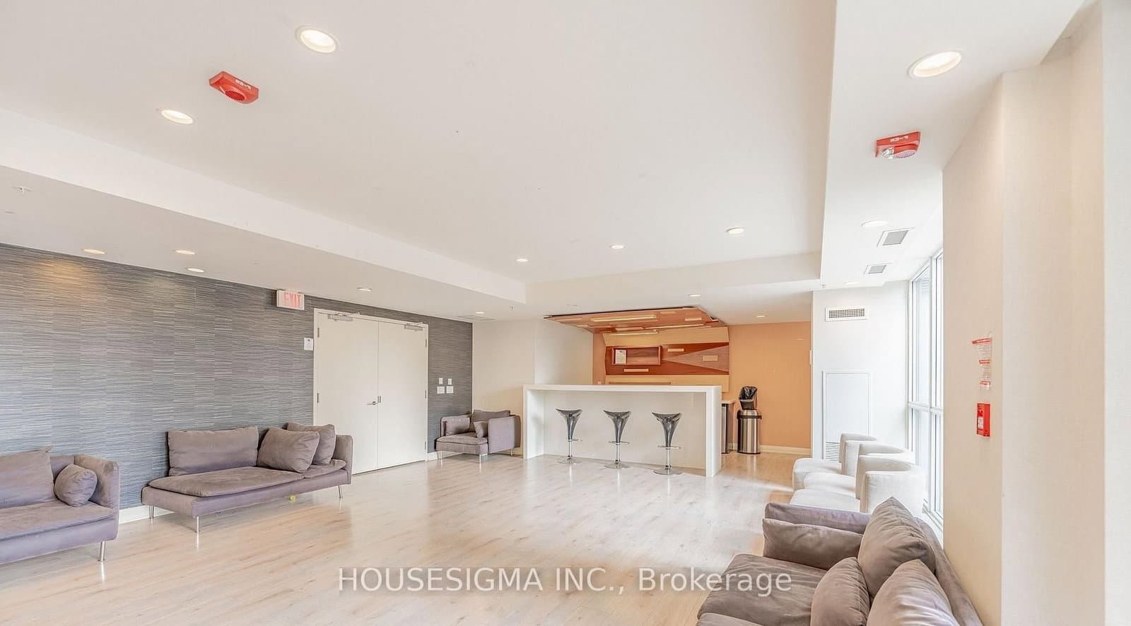 15 James Finlay Way, Unit 1103 thumbnail 31