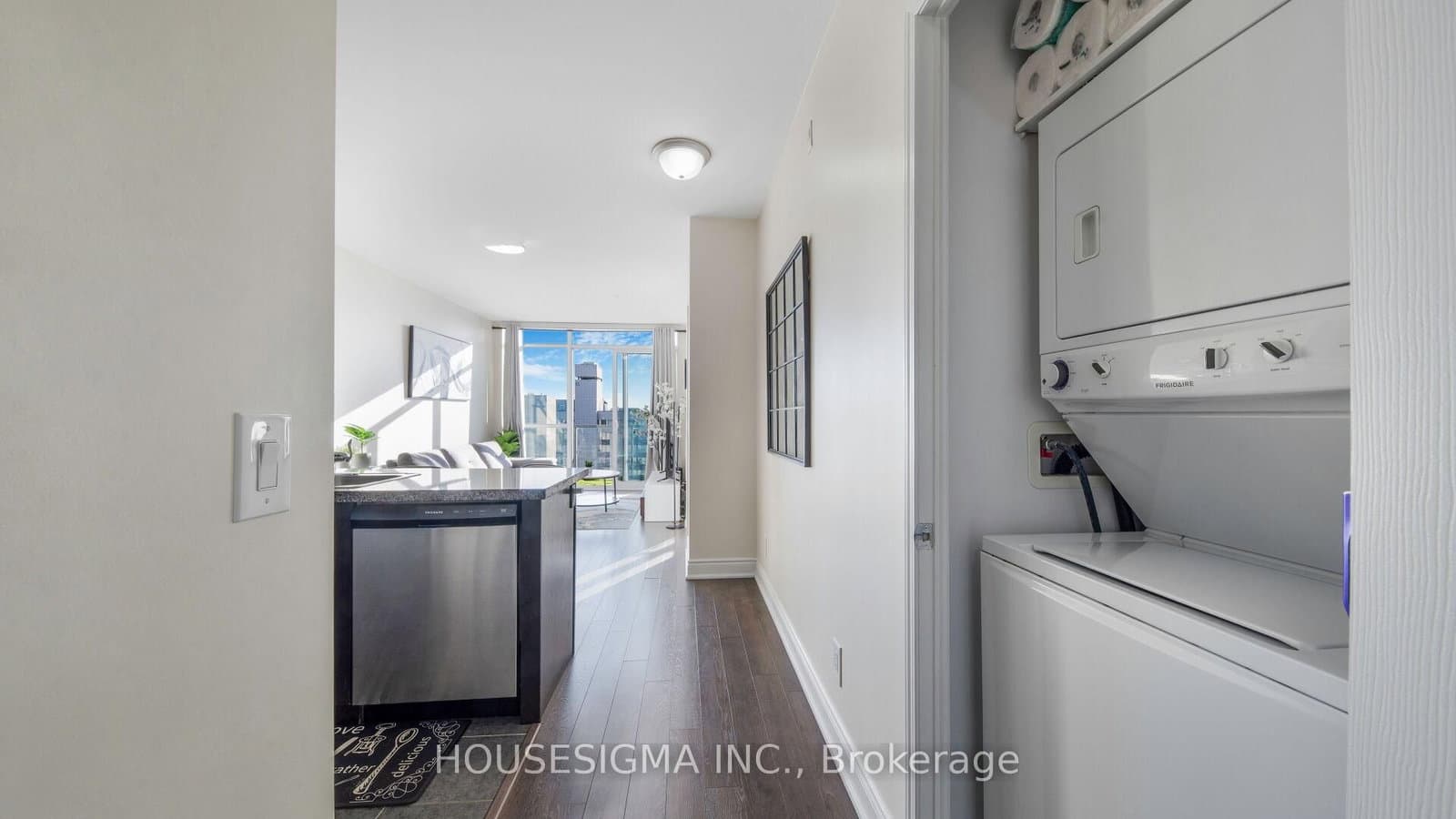 15 James Finlay Way, Unit 1103 thumbnail 8