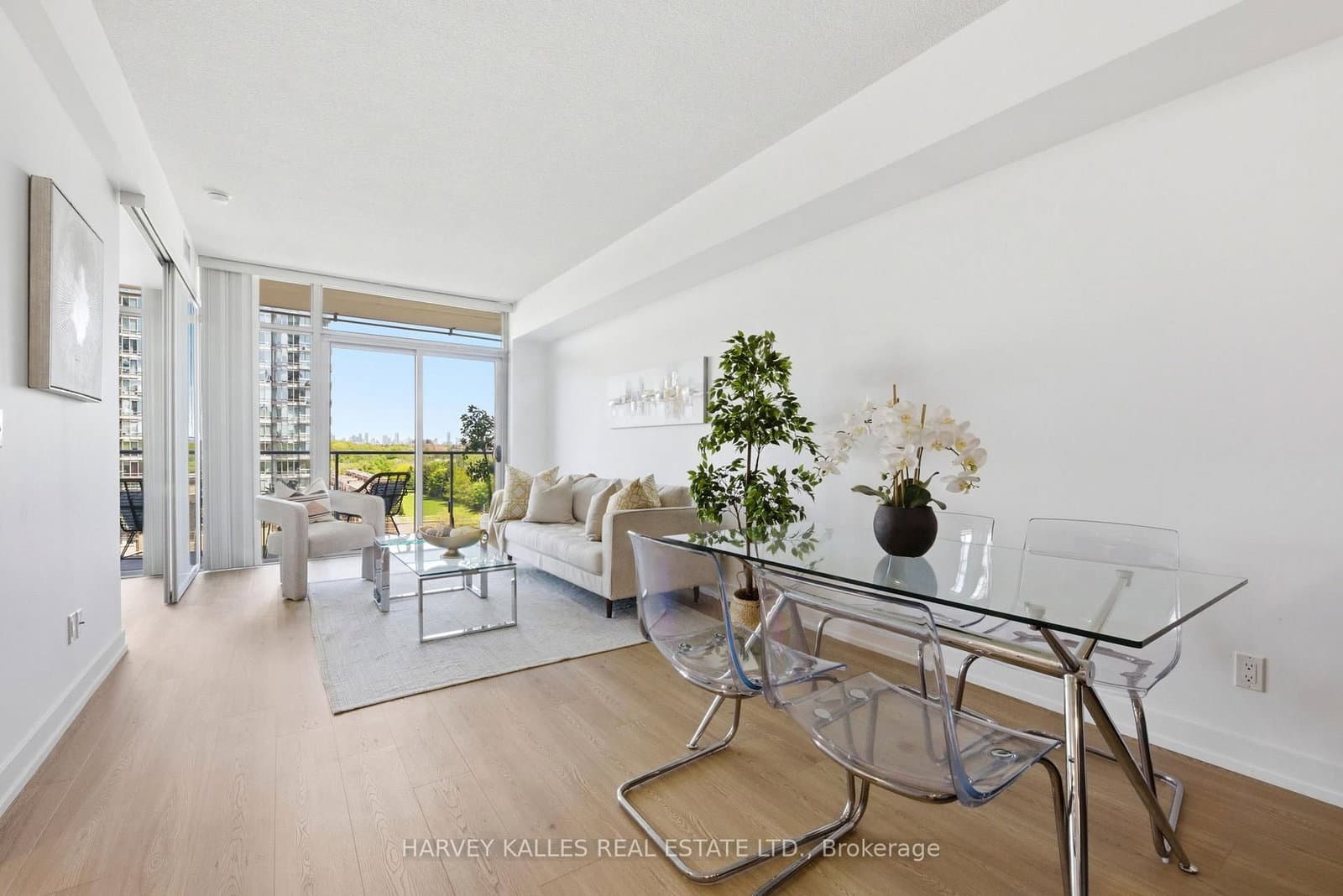 103 The Queensway, Unit 701 thumbnail 10