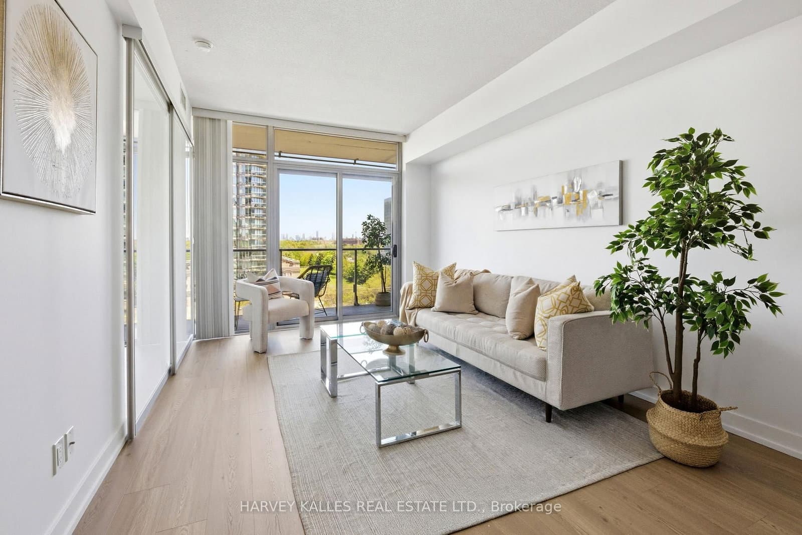 103 The Queensway, Unit 701 thumbnail 11