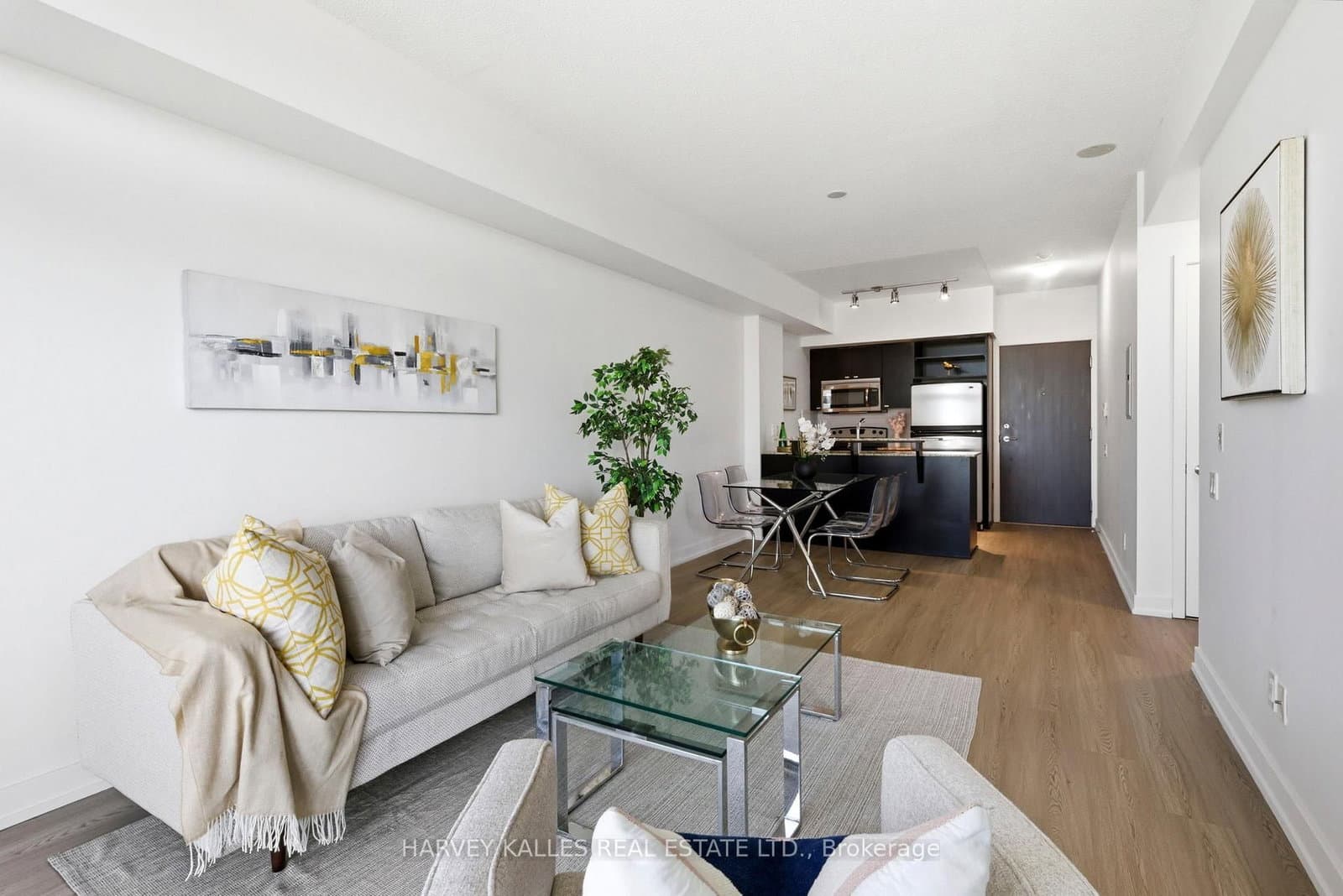 103 The Queensway, Unit 701 thumbnail 14