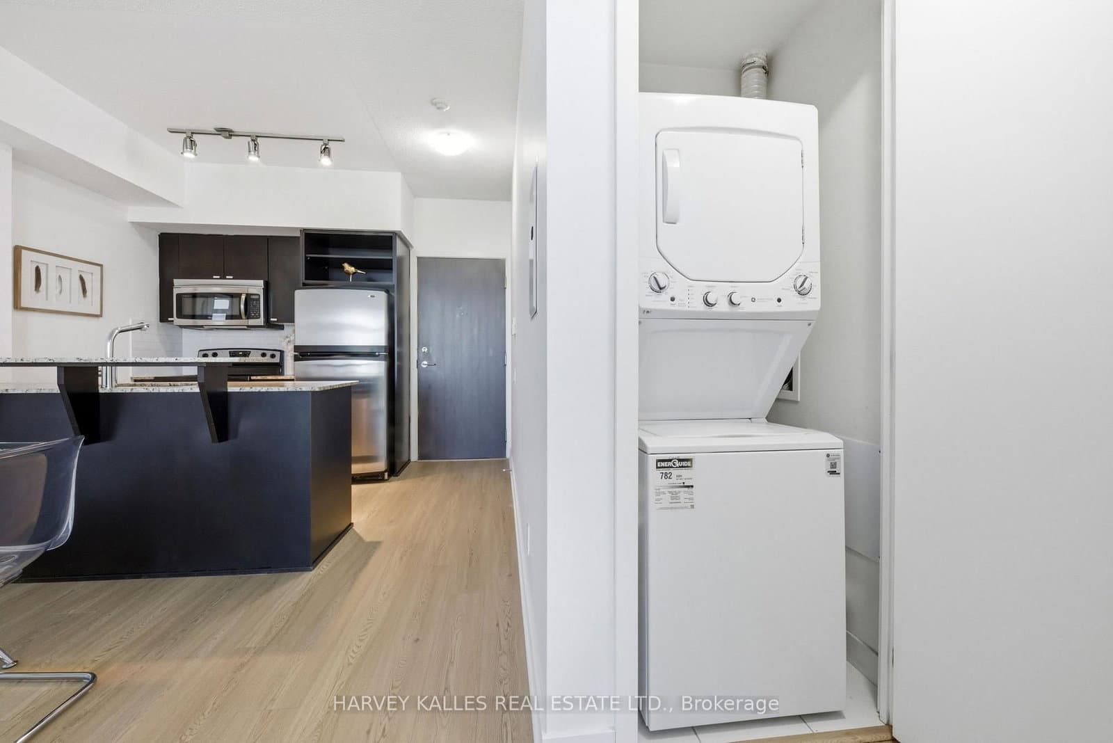 103 The Queensway, Unit 701 thumbnail 20