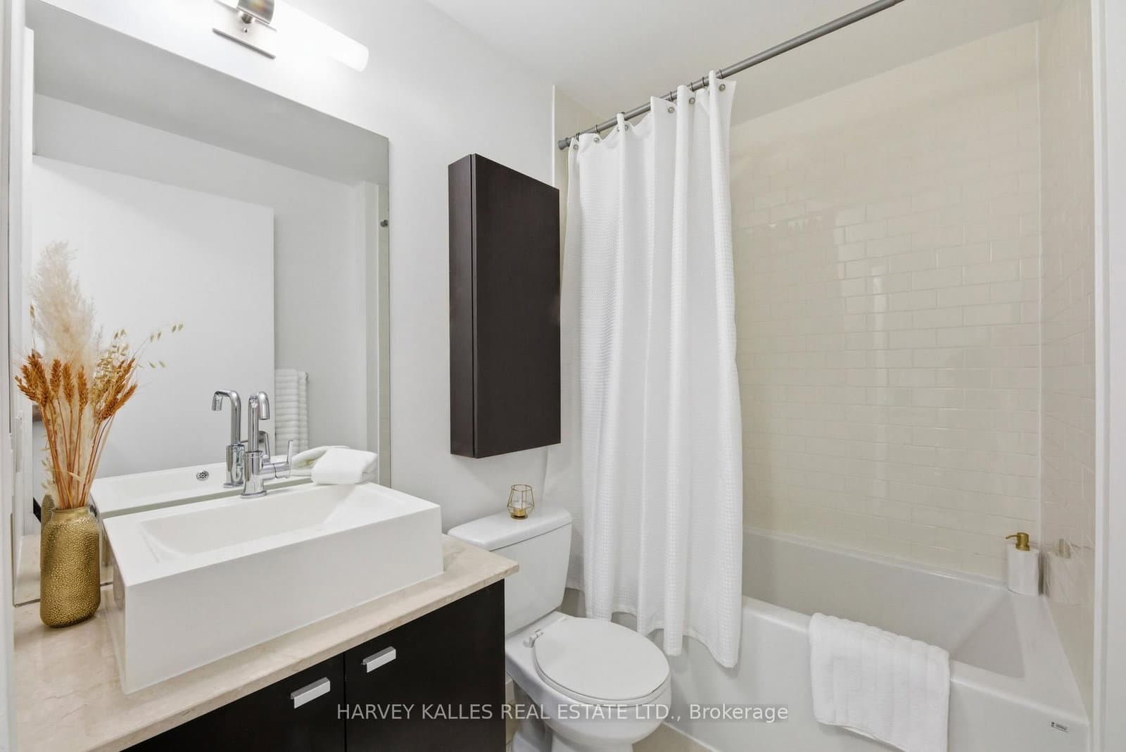 103 The Queensway, Unit 701 thumbnail 7