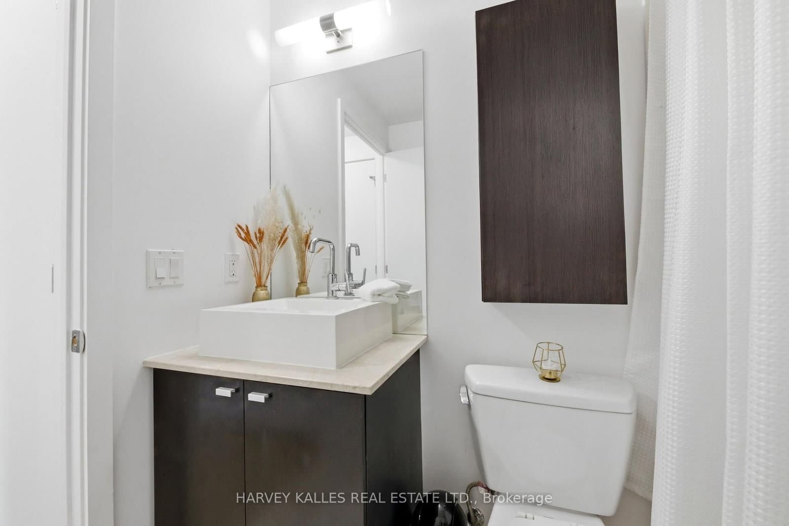 103 The Queensway, Unit 701 thumbnail 9
