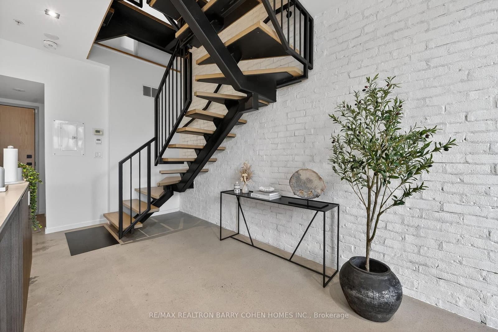 50 Bartlett Avenue, Unit 7 thumbnail 7