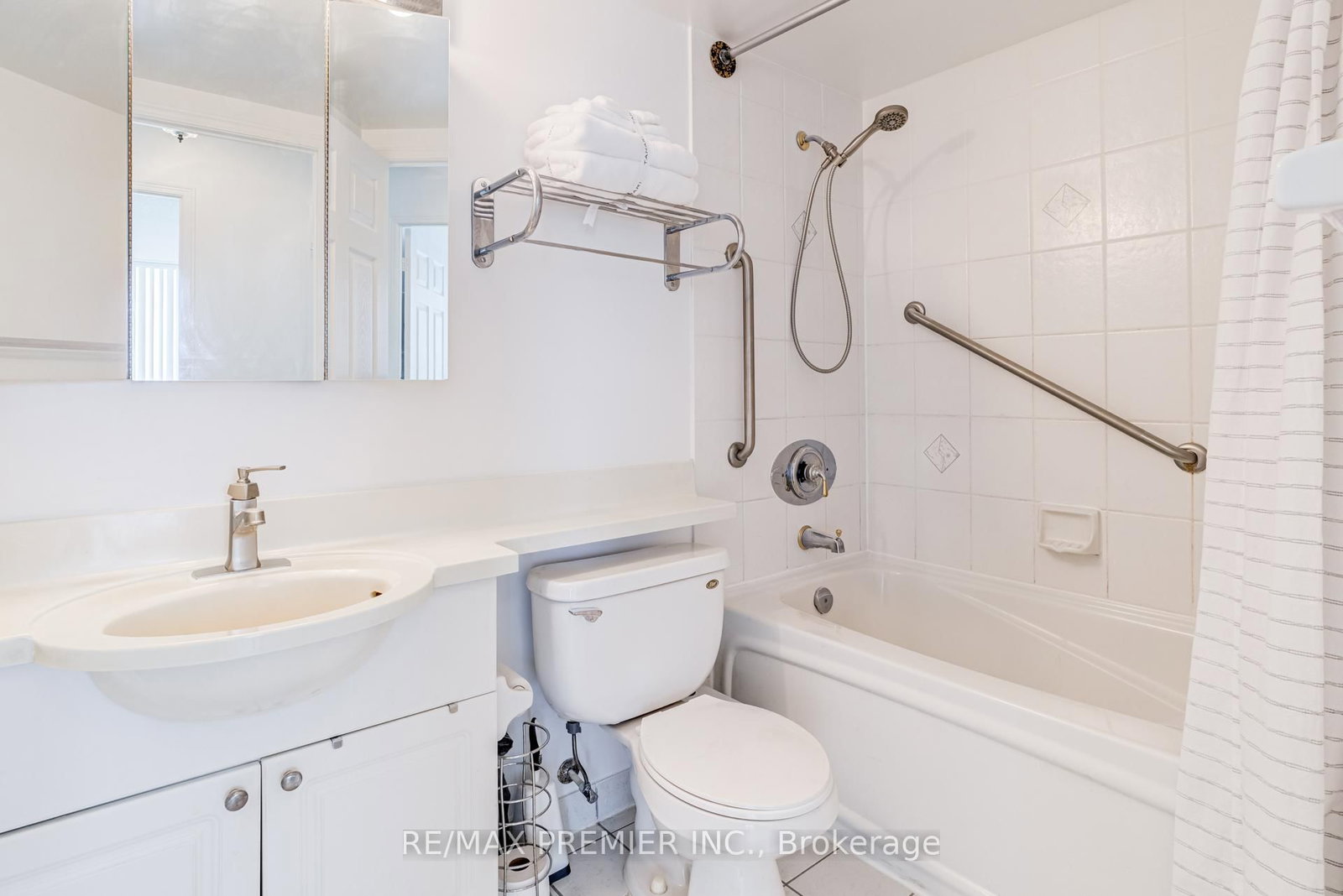 15 Michael Power Place, Unit PH06 thumbnail 20