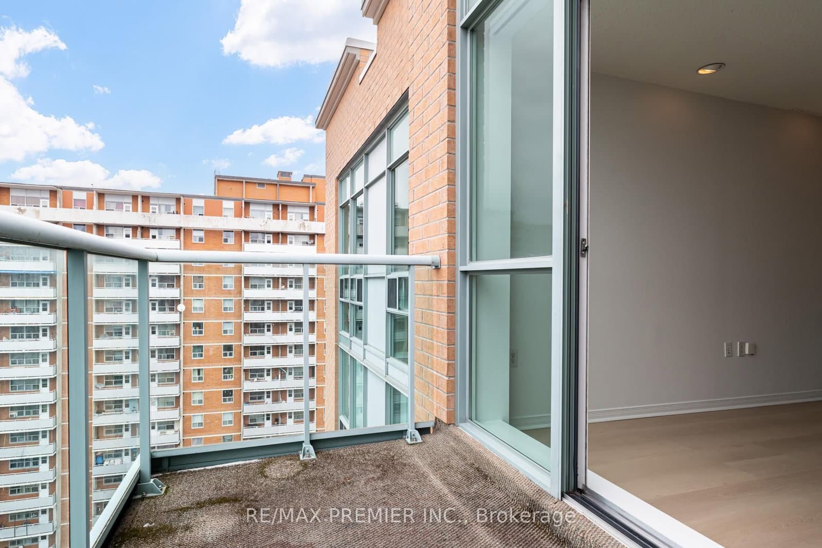 15 Michael Power Place, Unit PH06 thumbnail 28