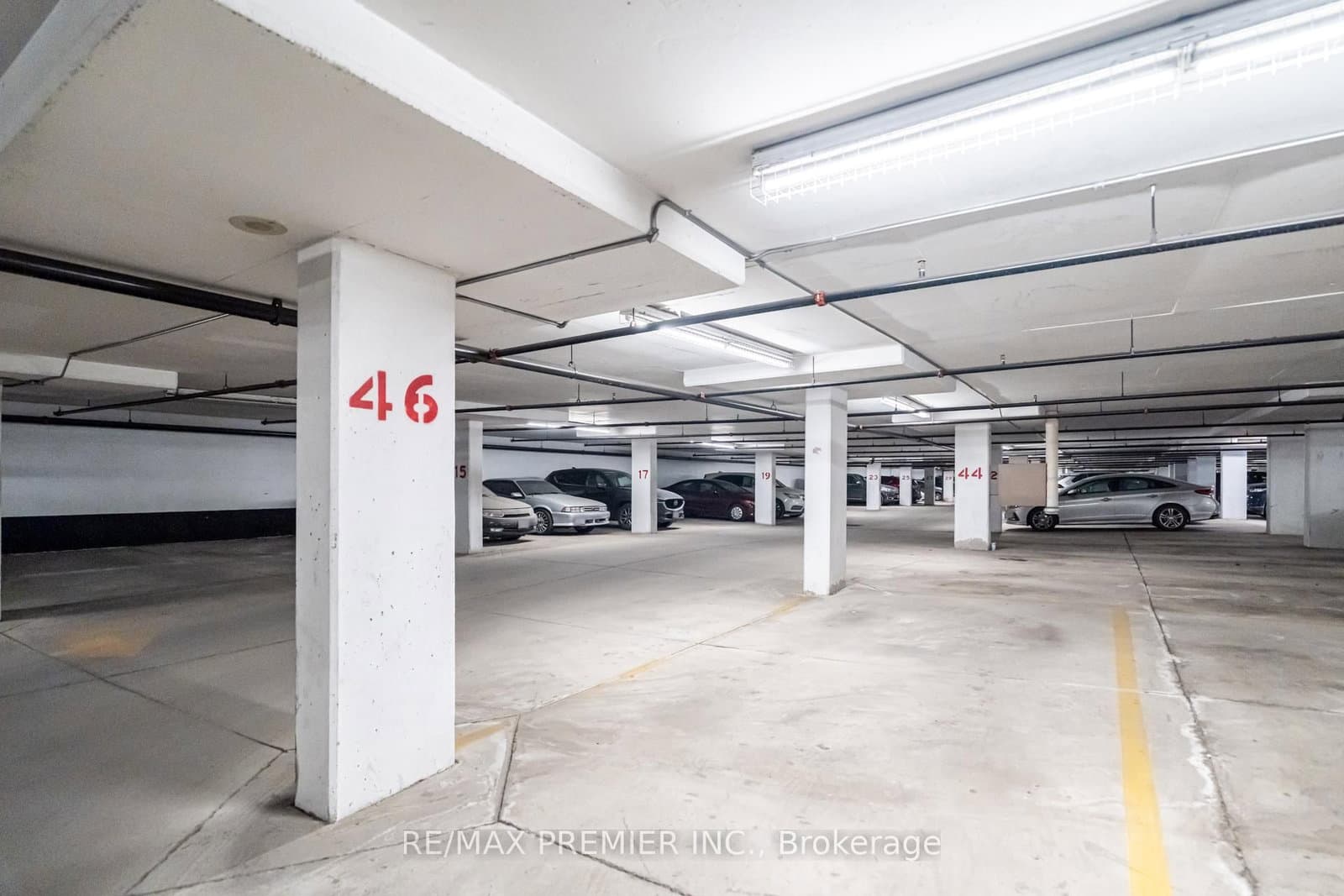 15 Michael Power Place, Unit PH06 thumbnail 37