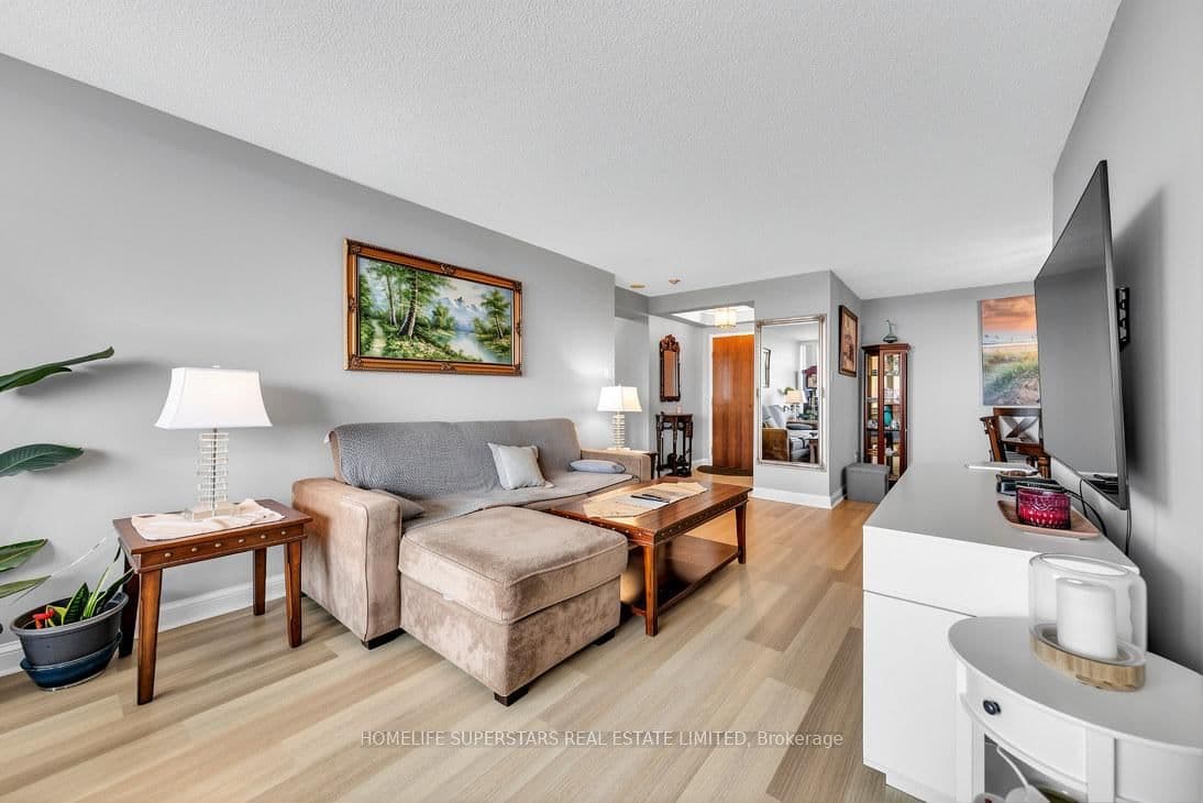 24 Hanover Road, Unit 907 thumbnail 3