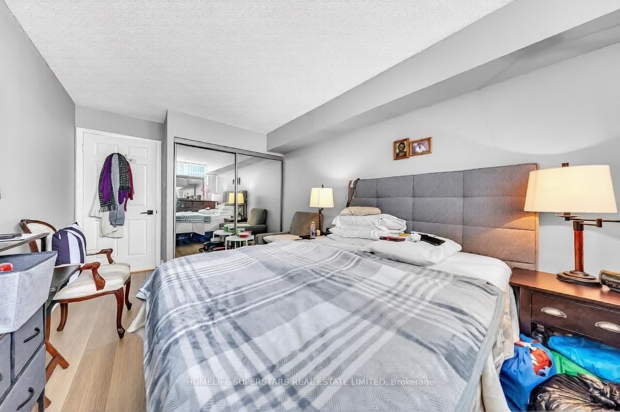 24 Hanover Road, Unit 907 thumbnail 8