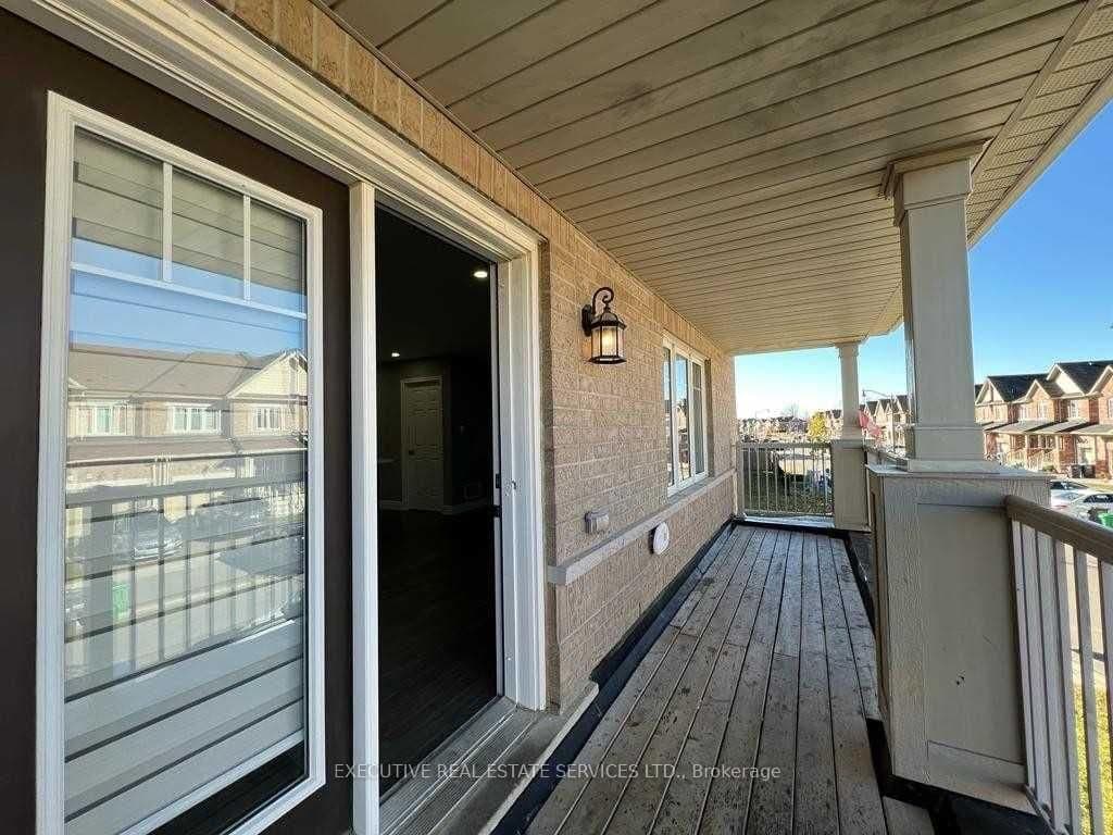 13 Golden Springs Drive thumbnail 8